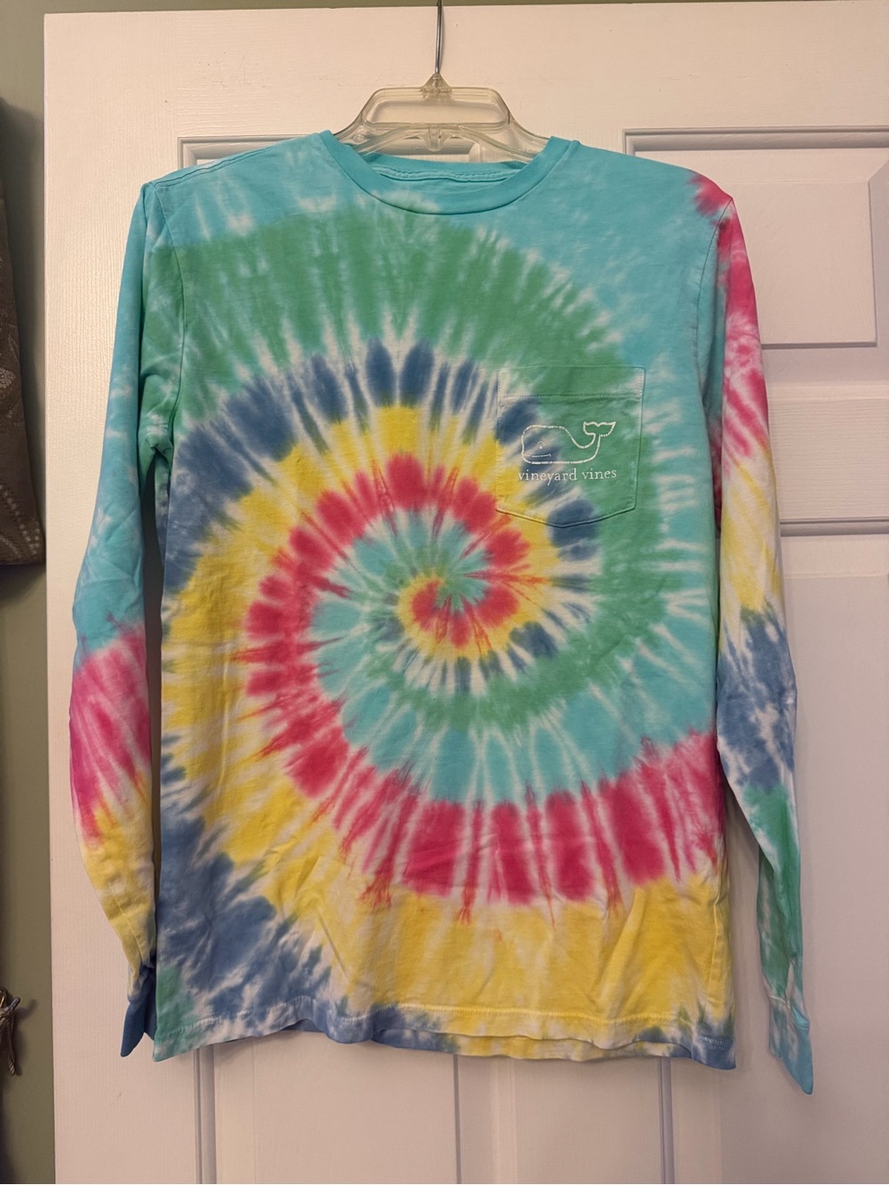 Men’s Vineyard Vines XS Pocket Tee in Tie-Dye